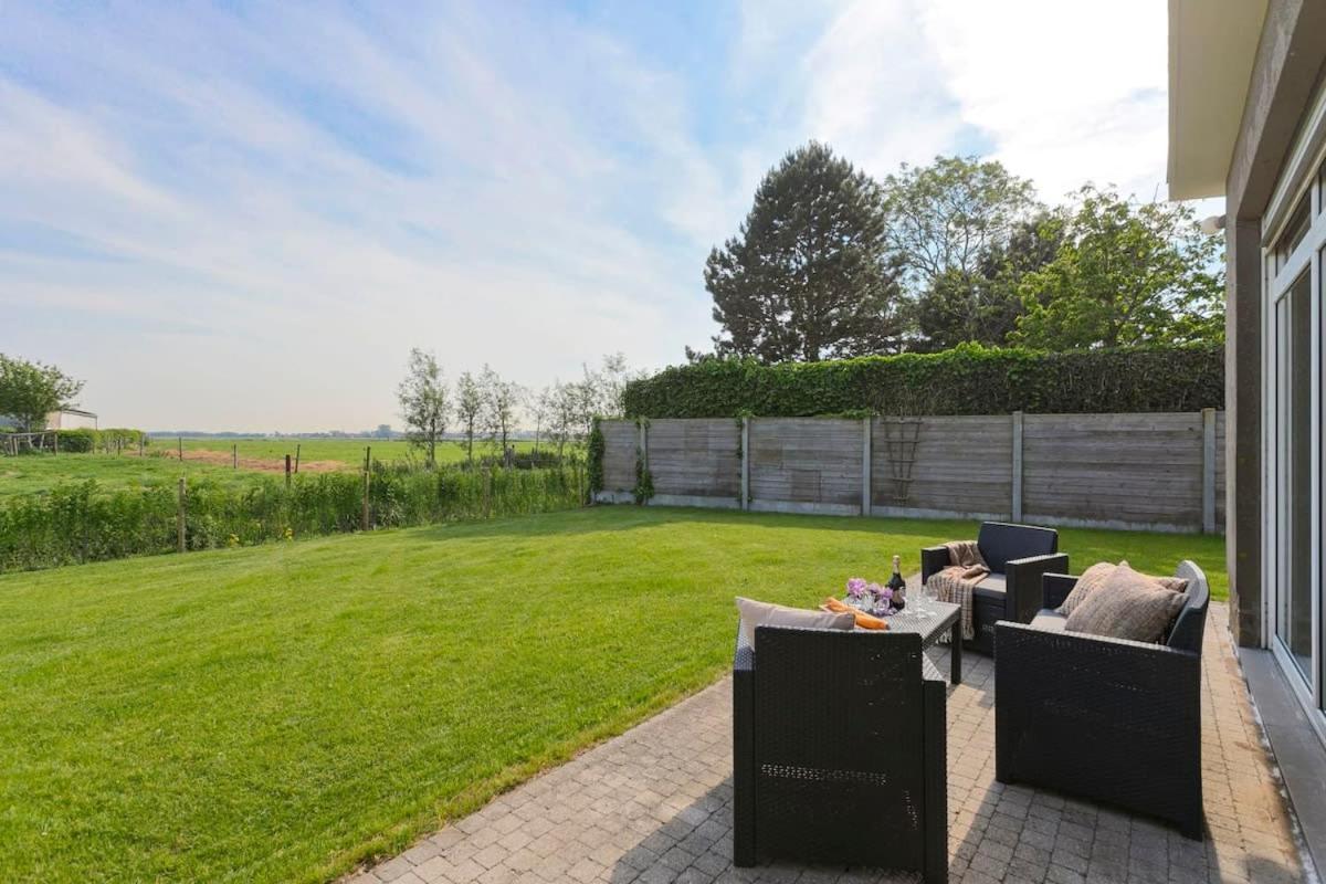 Villa Huswell - Bungalow With Garden At 5 Minutes From The Beach De Haan Exterior foto