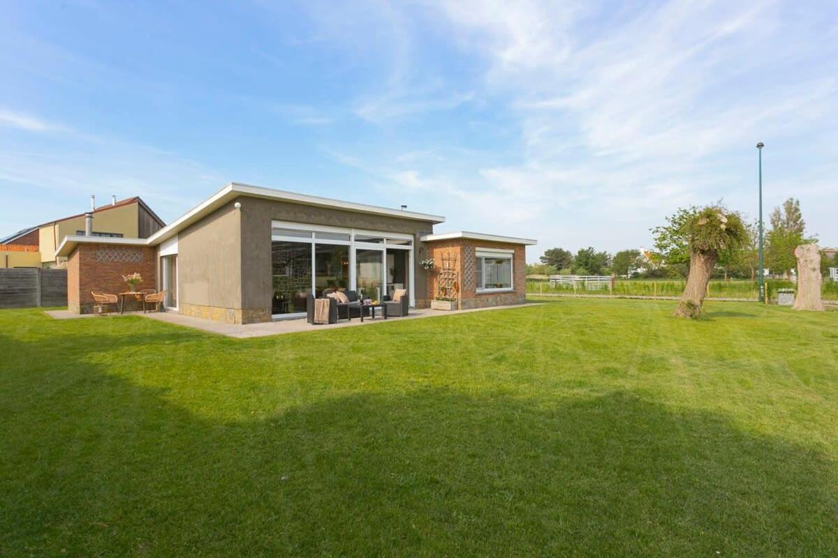 Villa Huswell - Bungalow With Garden At 5 Minutes From The Beach De Haan Exterior foto