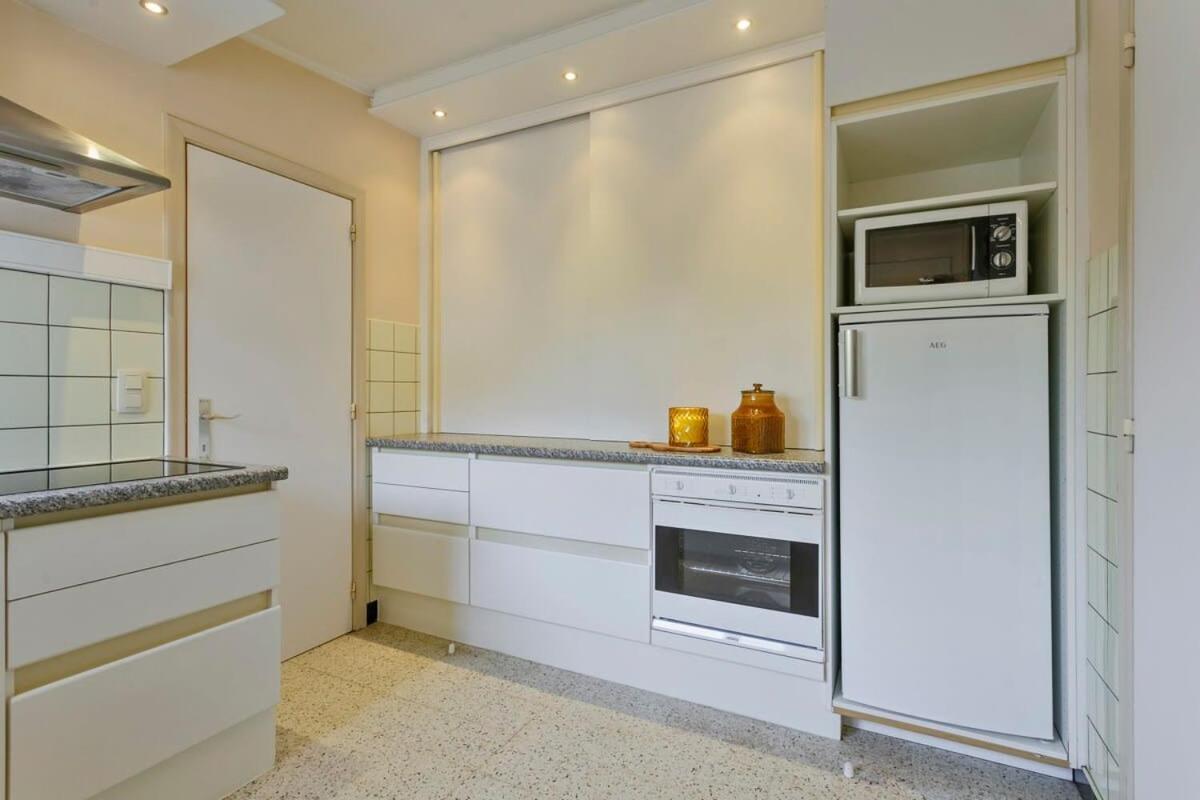 Villa Huswell - Bungalow With Garden At 5 Minutes From The Beach De Haan Exterior foto